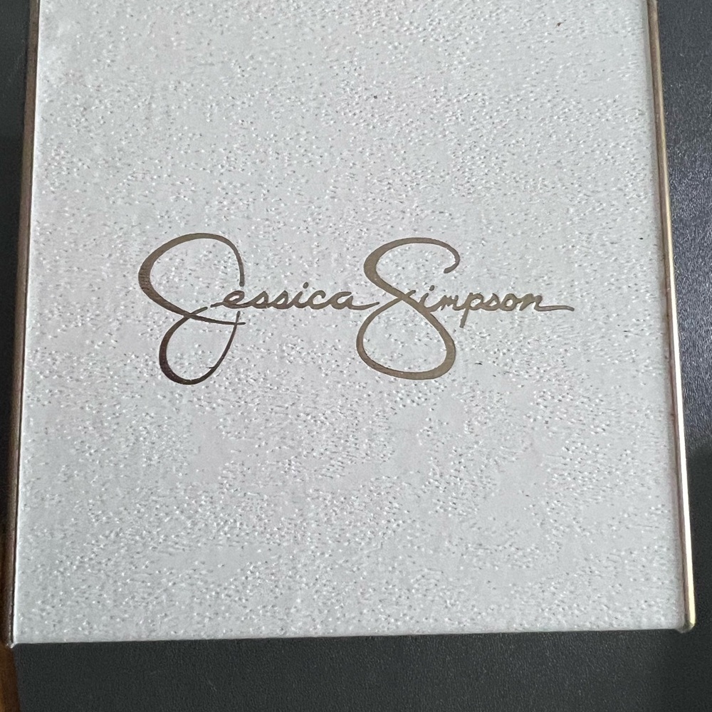 Jessica Simpson White Textured Box